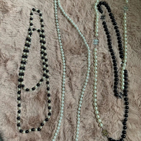 Pearl necklace each $15 - Picture 2 of 4